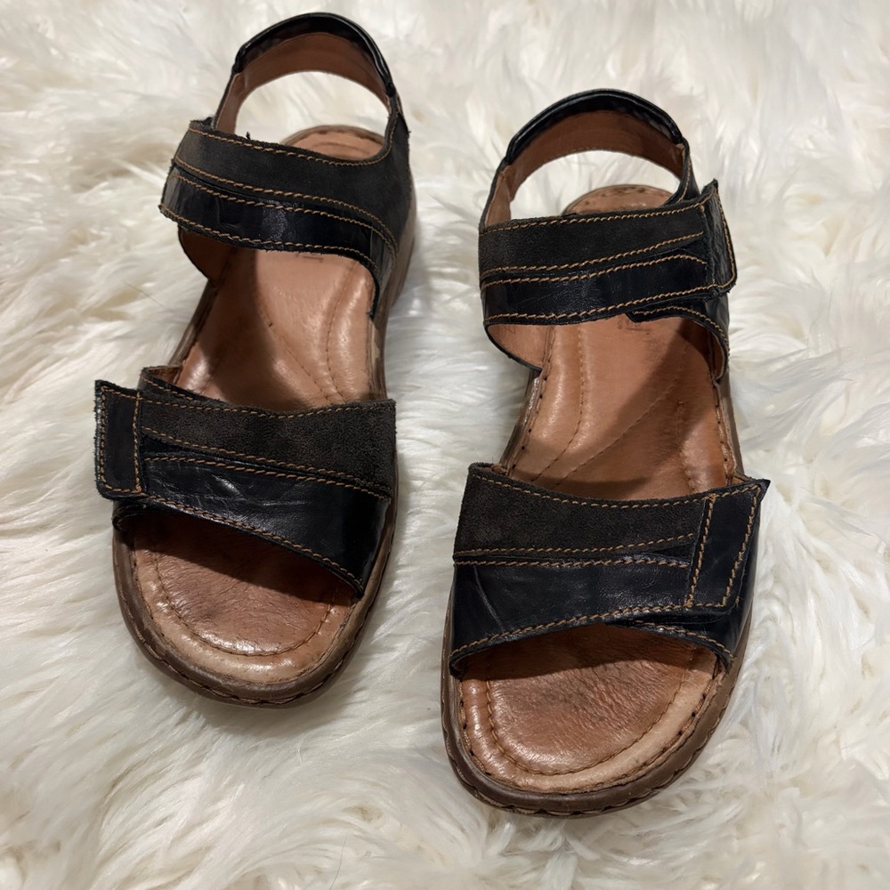 Josef‎ Seibel black leather Velcro sandal size 39/8.5